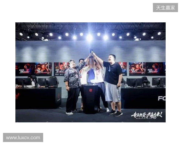 与好友并肩!你的电竞梦想从卓威高校对抗赛启航! 与好友并肩!你的电竞梦想从卓威高校对抗赛启航!